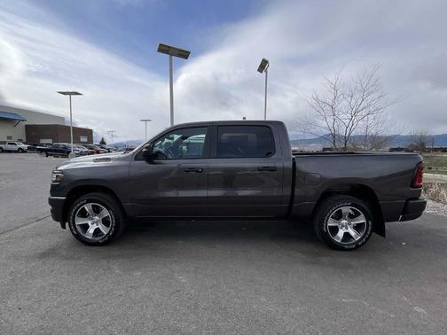 Granite Crystal Clearcoat Metallic 2026 RAM 1500 Express