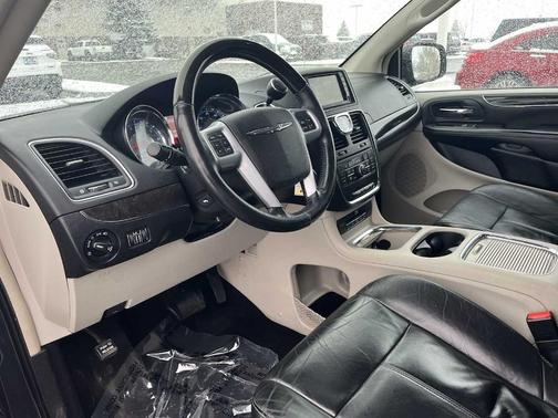 2013 Chrysler Town & Country Limited