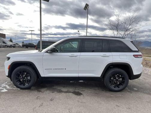 2026 Jeep Grand Cherokee Laredo