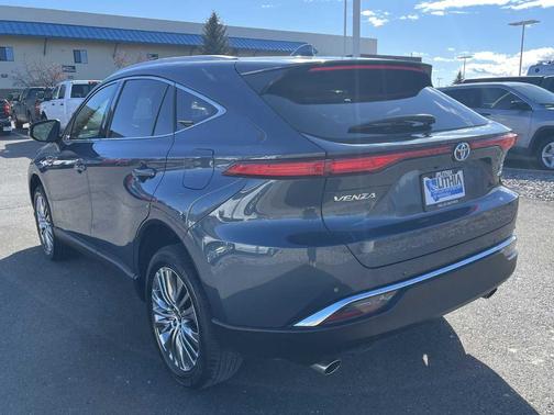 2022 Toyota Venza XLE