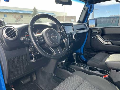 2012 Jeep Wrangler Unlimited Sahara