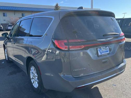 2023 Chrysler Pacifica Touring-L