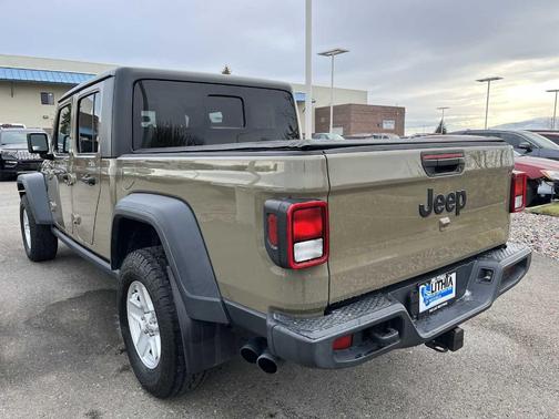 2020 Jeep Gladiator Sport