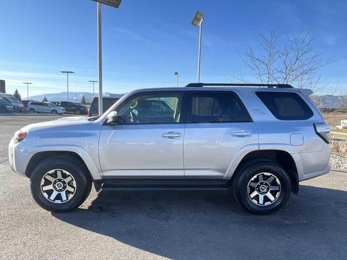 2024 Toyota 4Runner TRD Off Road