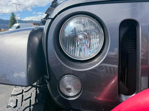 Granite Crystal Clearcoat Metallic 2014 Jeep Wrangler Unlimited Rubicon