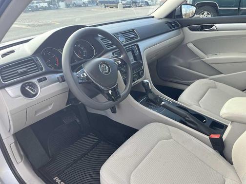 2017 Volkswagen Passat 1.8T S