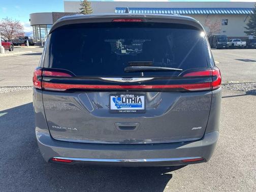 2022 Chrysler Pacifica Touring