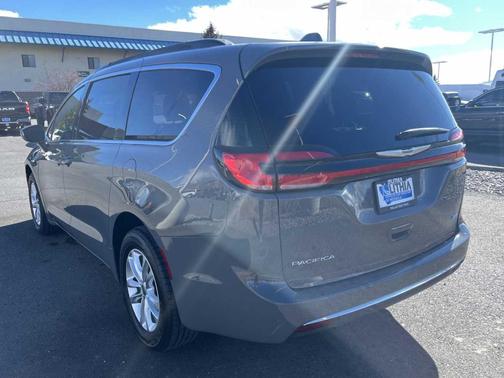 2022 Chrysler Pacifica Touring