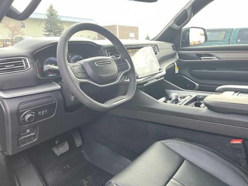 2026 Jeep Grand Wagoneer Base