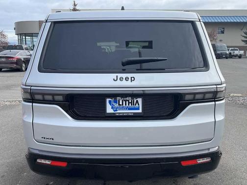 2026 Jeep Grand Wagoneer Base