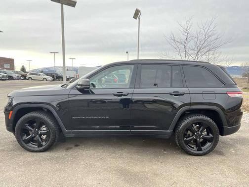 2023 Jeep Grand Cherokee Altitude