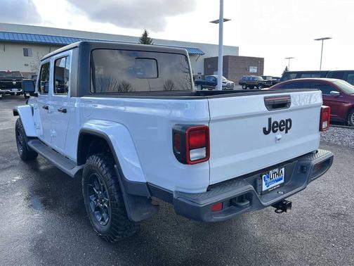 2023 Jeep Gladiator Sport