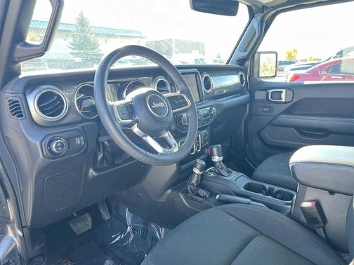 2023 Jeep Gladiator Overland