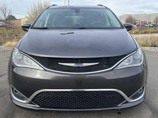 2020 Chrysler Pacifica Touring-L