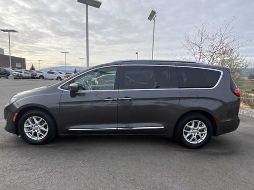 2020 Chrysler Pacifica Touring-L