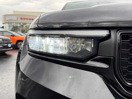 Diamond Black 2025 Jeep Grand Cherokee Laredo