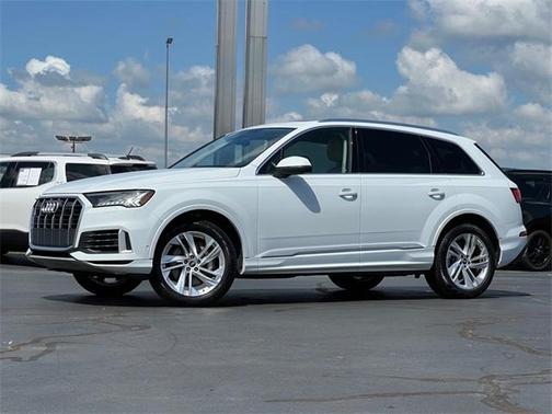 2024 Audi Q7 55 Premium Plus