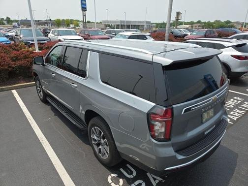 2024 Chevrolet Suburban LT