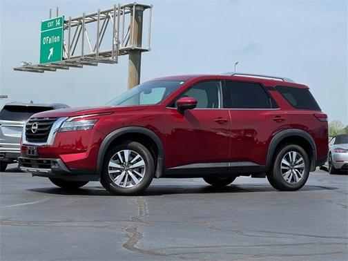 2022 Nissan Pathfinder SL