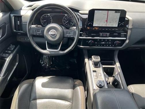 2022 Nissan Pathfinder SL
