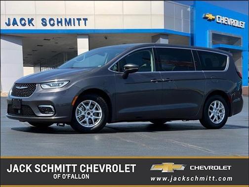 2023 Chrysler Pacifica Touring-L