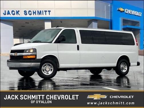 2024 Chevrolet Express 3500 LT