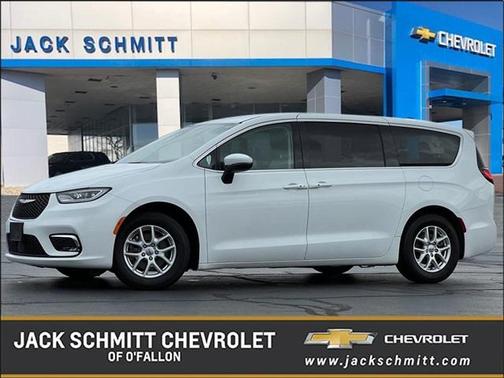 2023 Chrysler Pacifica Touring-L