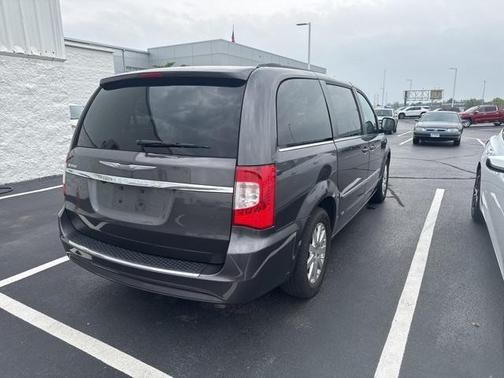 2015 Chrysler Town & Country Touring