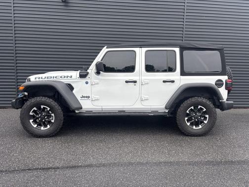 Bright White Clearcoat 2025 Jeep Wrangler 4xe Rubicon