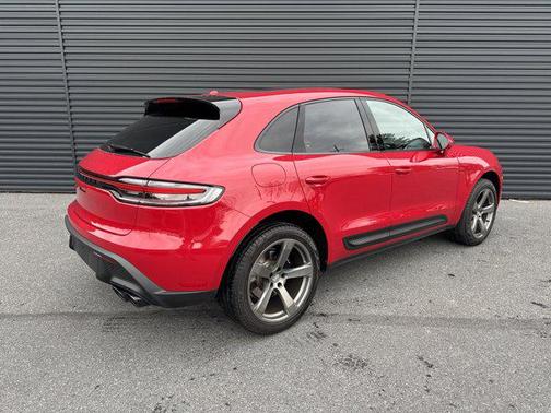 2023 Porsche Macan Base