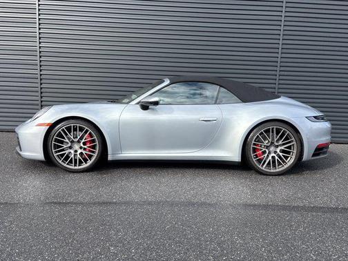 2022 Porsche 911 Carrera 4 GTS