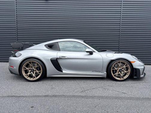 2023 Porsche 718 Cayman GT4 RS