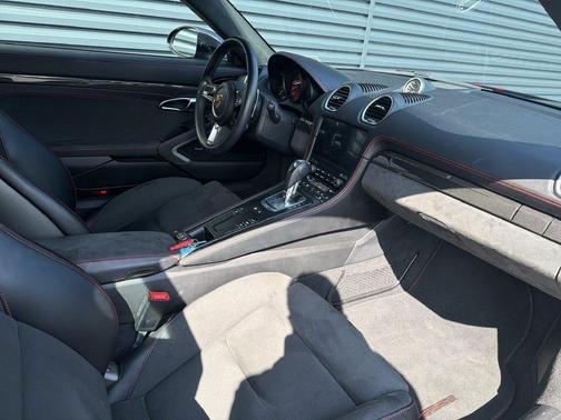 Jet Black Metallic 2025 Porsche 718 Cayman GTS 4.0