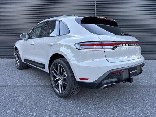 2026 Porsche Macan 