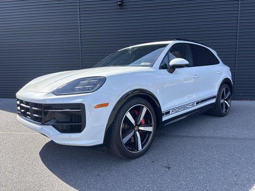 2025 Porsche Cayenne GTS