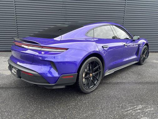 2025 Porsche Taycan Turbo GT