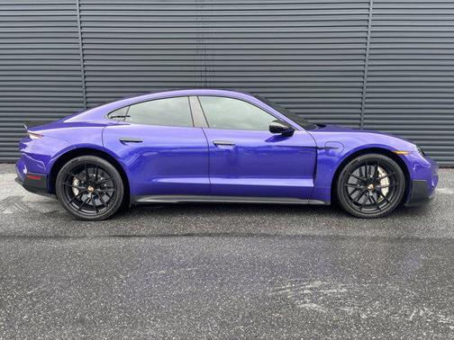 2025 Porsche Taycan Turbo GT