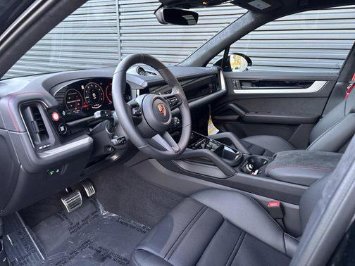 2026 Porsche Cayenne GTS