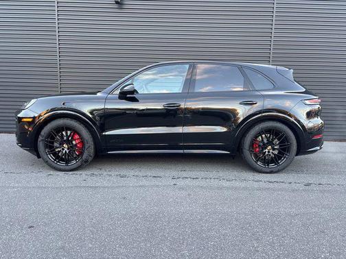 2026 Porsche Cayenne GTS