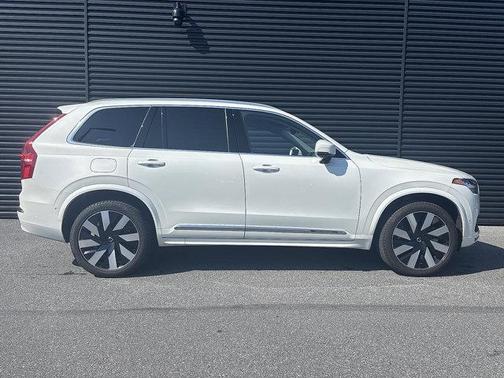 2024 Volvo XC90 Recharge Plug-In Hybrid T8 Plus Bright Theme 7-Seater