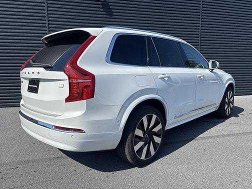 2024 Volvo XC90 Recharge Plug-In Hybrid T8 Plus Bright Theme 7-Seater