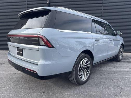 2025 Lincoln Navigator Reserve