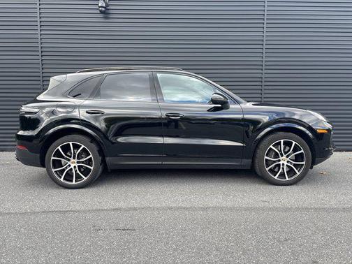 2022 Porsche Cayenne Cayenne