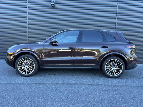 2022 Porsche Cayenne Platinum Edition