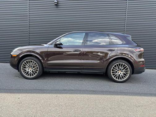 2022 Porsche Cayenne Platinum Edition