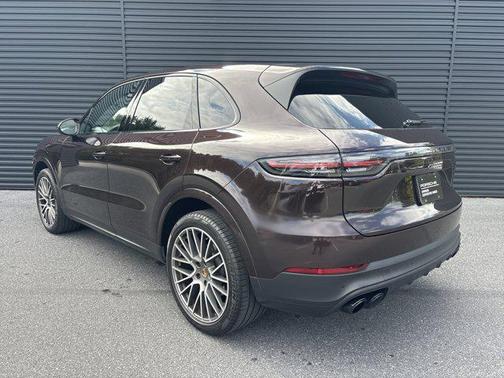 2022 Porsche Cayenne Platinum Edition