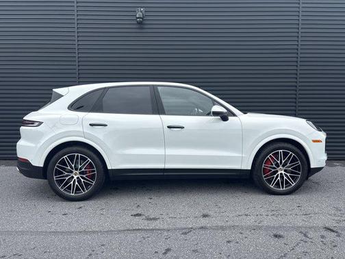 2024 Porsche Cayenne S