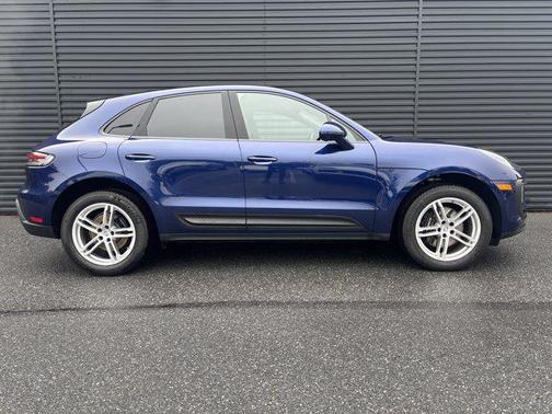 2025 Porsche Macan AWD
