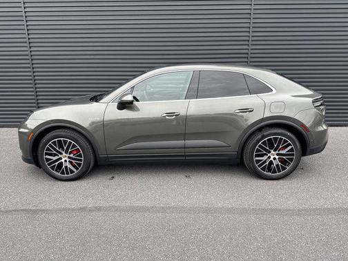 2025 Porsche Macan 4S