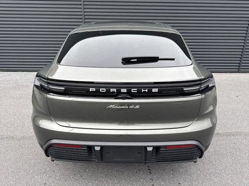 2025 Porsche Macan 4S